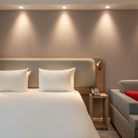 Holiday Inn Express - Marne-La-Vallee Val D'Europe By Ihg Bailly-Romainvilliers Exterior foto