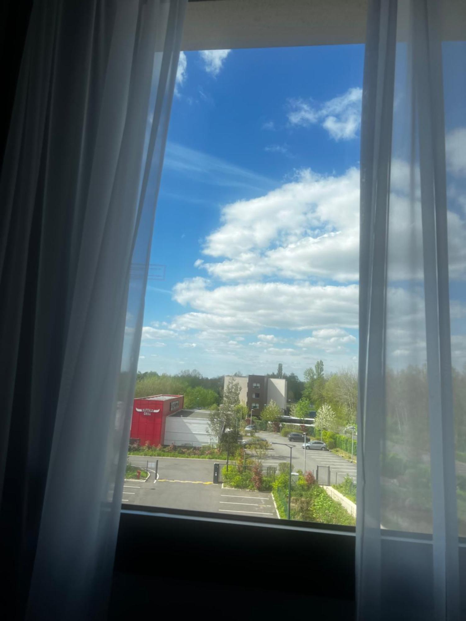 Holiday Inn Express - Marne-La-Vallee Val D'Europe By Ihg Bailly-Romainvilliers Exterior foto